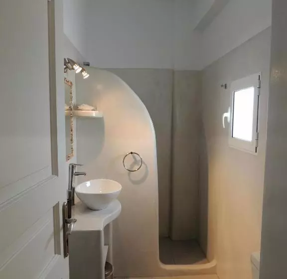 Triple Room Sea View, Zisis Pension