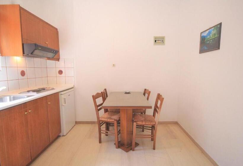 2 Bedroom Apartment Garden View, Delphi