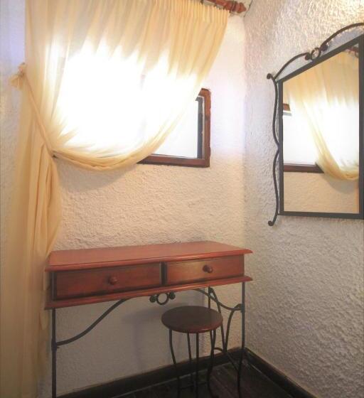 آپارتمان 1 خوابه با چشمانداز استخر, Delphi