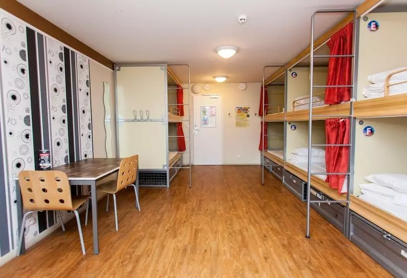 Lit en Chambre Partagée avec Salle de Bain Partagée, St Christopher S Inn Paris Canal