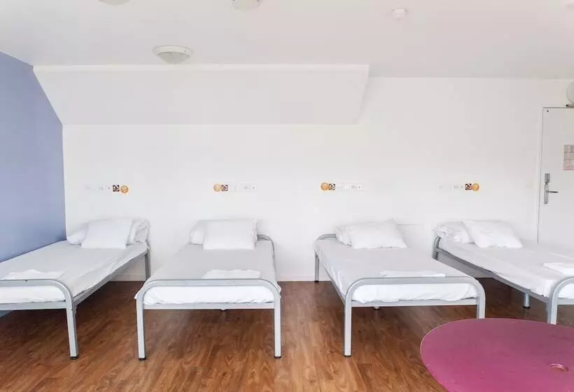 Lit en Chambre Commune, St Christopher S Inn Paris Canal