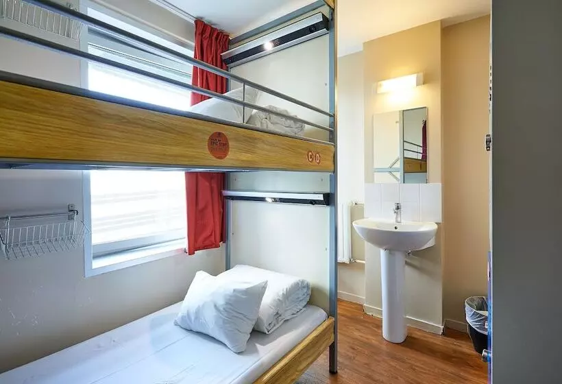 Chambre Quadruple Standard Salle de Bains Commune, St Christopher S Inn Paris Canal