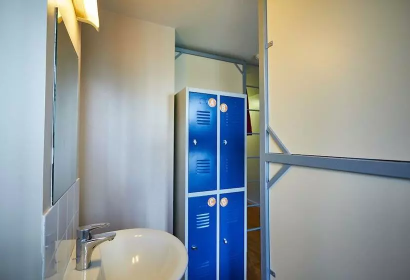 Chambre Quadruple Standard Salle de Bains Commune, St Christopher S Inn Paris Canal