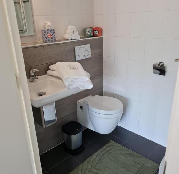 Номер Стандарт, Bed And Breakfast Goes