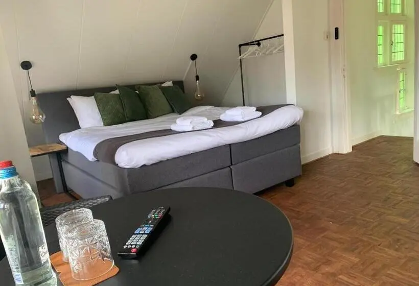 デラックスルーム, Bed And Breakfast Goes