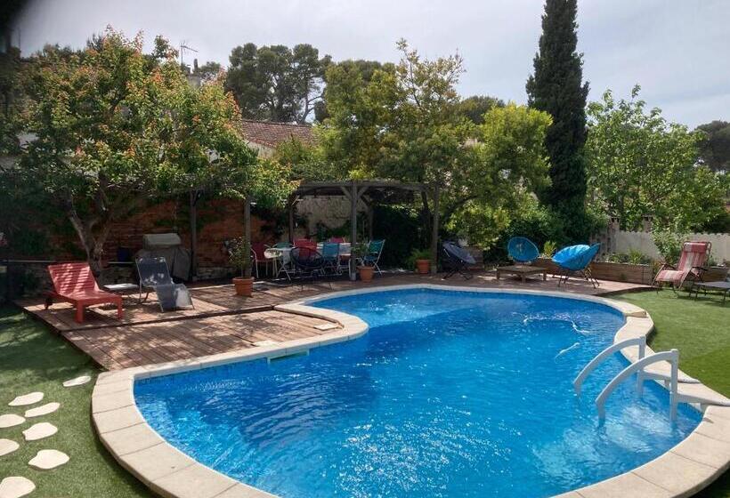 اتاق استاندارد, La Calanq Aise