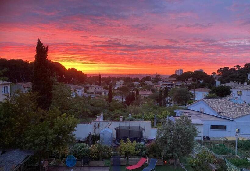 اتاق استاندارد, La Calanq Aise