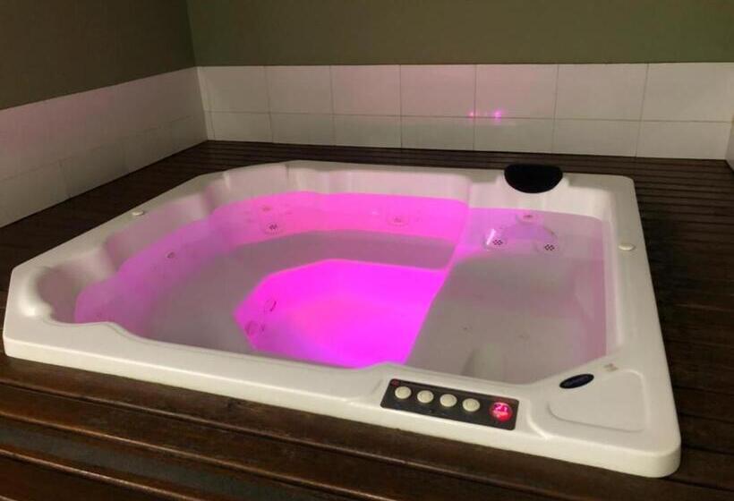 스탠다드 스튜디오 킹침대, Flat Garden Itaipava