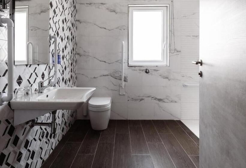 اتاق خانوادگی, The Segond