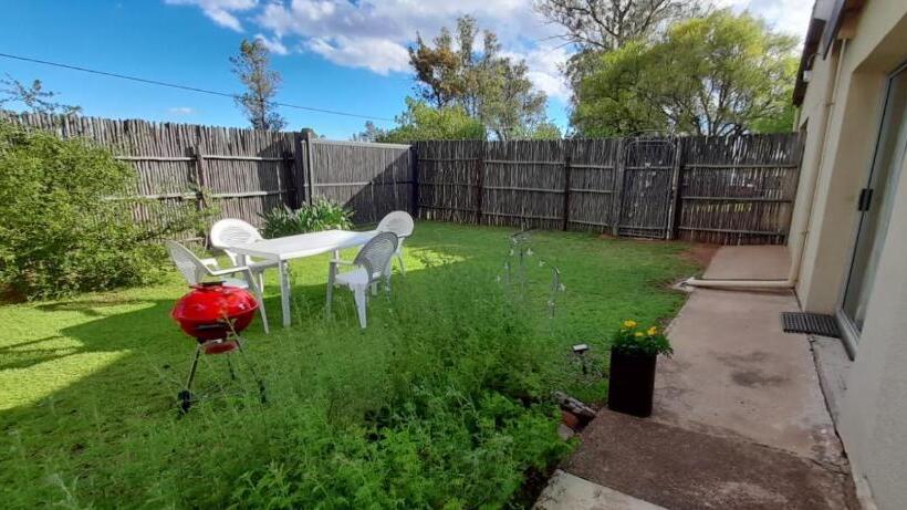 חדר משפחתי, Migdal Oz Aka Rufpatch