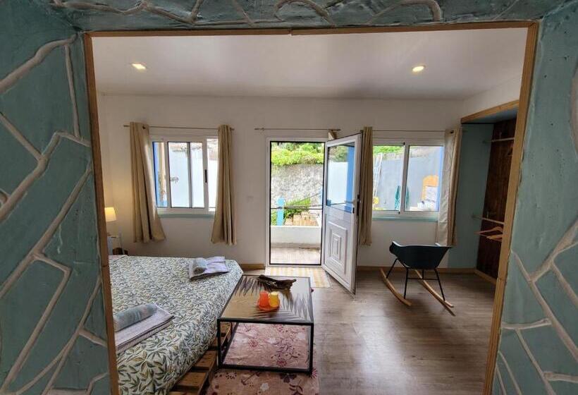 جناح مطلّ علي الحديقة, The Handmade House Azores