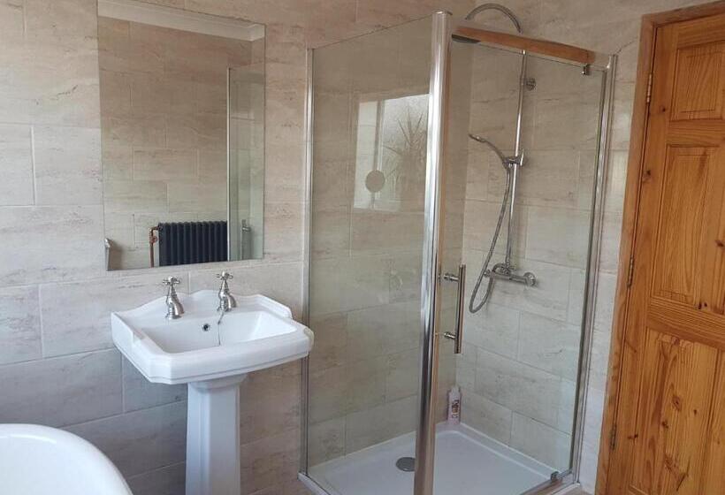 غرفة ديلوكس سرير كينج, Thorncroft B&b   Adults Only