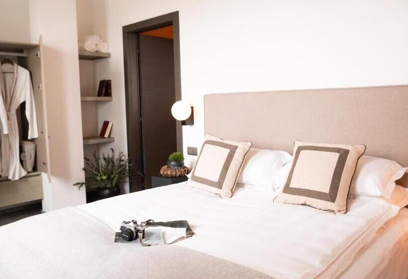 سوییت جونیور با بالکن, Natiia Relais Adults Only