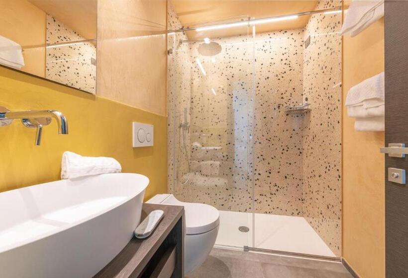 اتاق استاندارد با چشمانداز دریاچه, Natiia Relais Adults Only