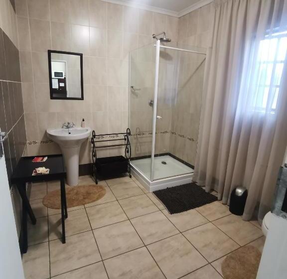 Quarto Familiar, Dawati La Jua