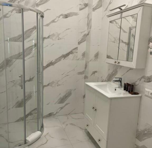 اتاق لوکس, St Casimir Apartments