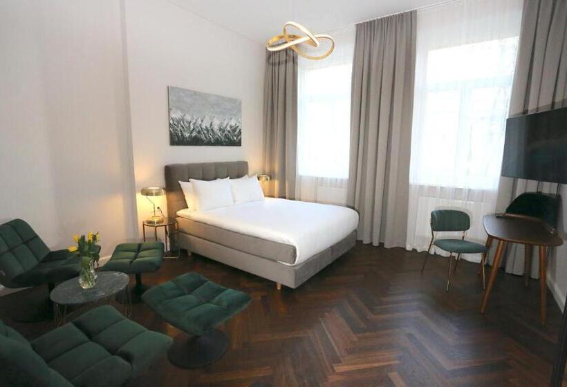 اتاق لوکس, St Casimir Apartments