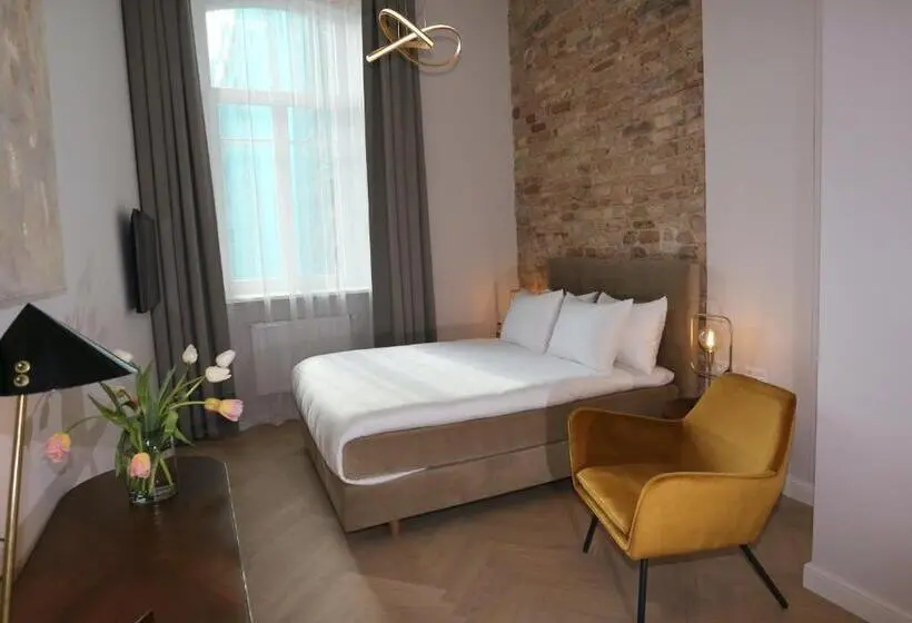 اتاق استاندارد, St Casimir Apartments