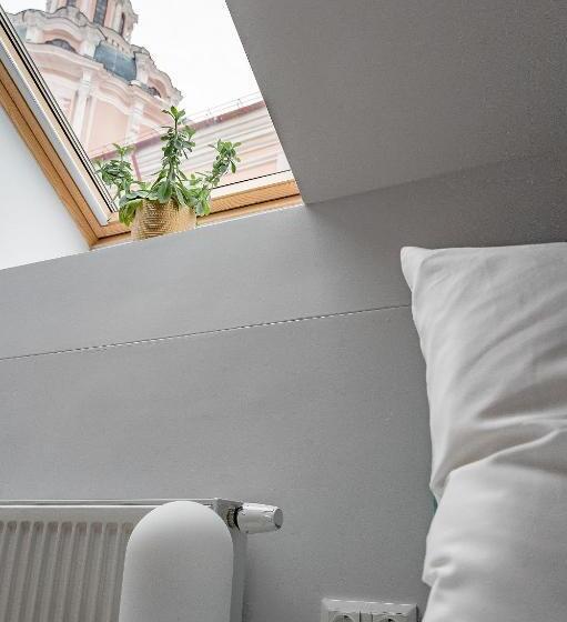 اتاق استاندارد سه نفره, St Casimir Apartments