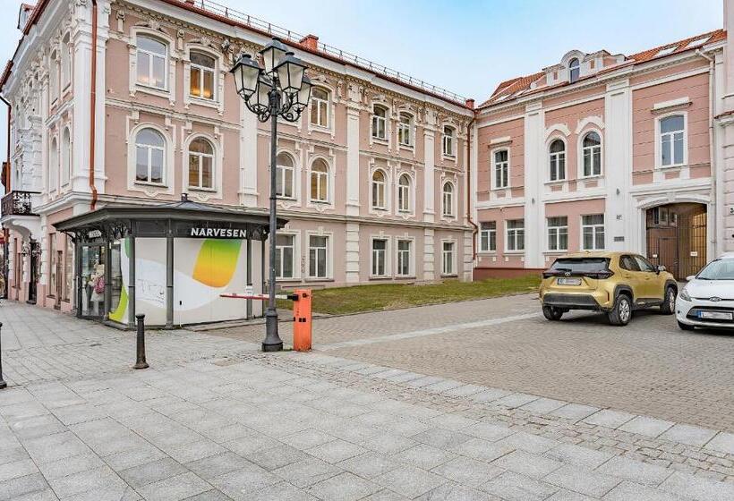 اتاق لوکس با تخت بزرگ, St Casimir Apartments