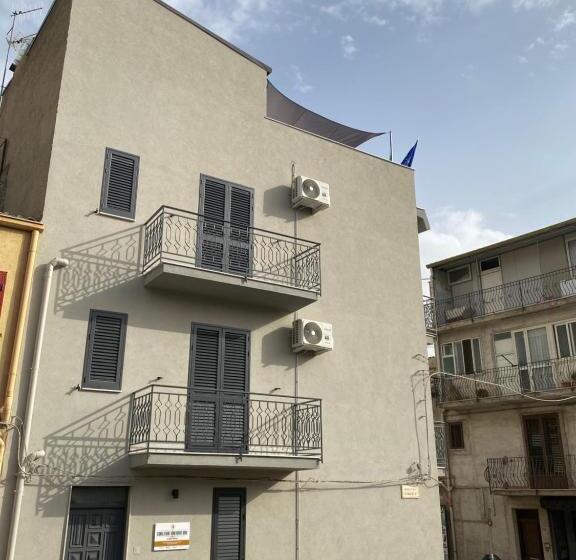 Quarto Estandar com Sacada, Dream Corleone One