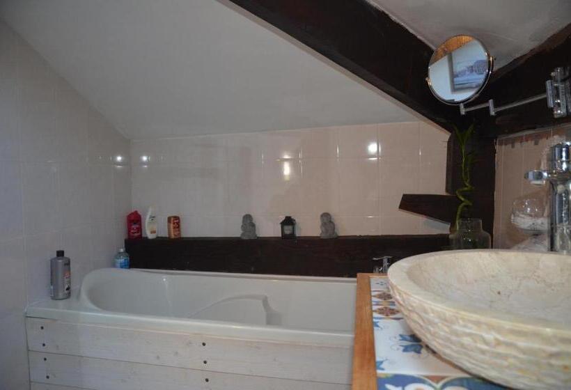 חדר דלוקס, La Grande Jaougue