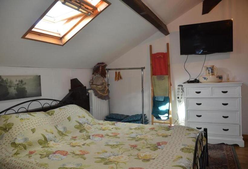 חדר דלוקס, La Grande Jaougue