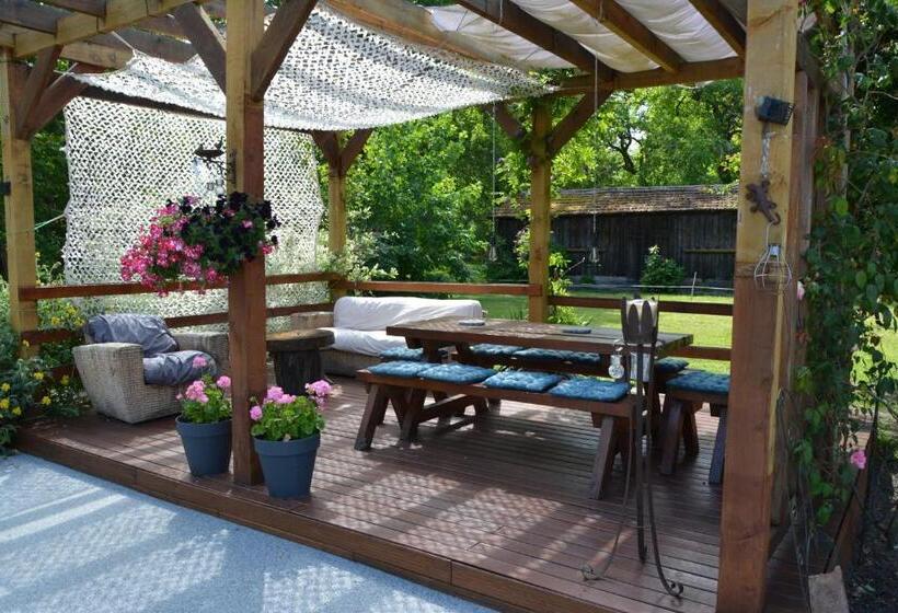 Standard Tent, La Grande Jaougue