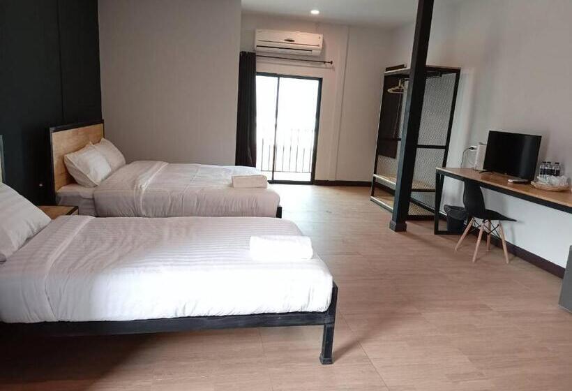 디럭스 트리플 룸, Sinai