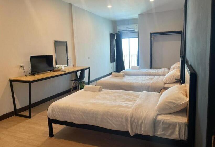 디럭스 트리플 룸, Sinai