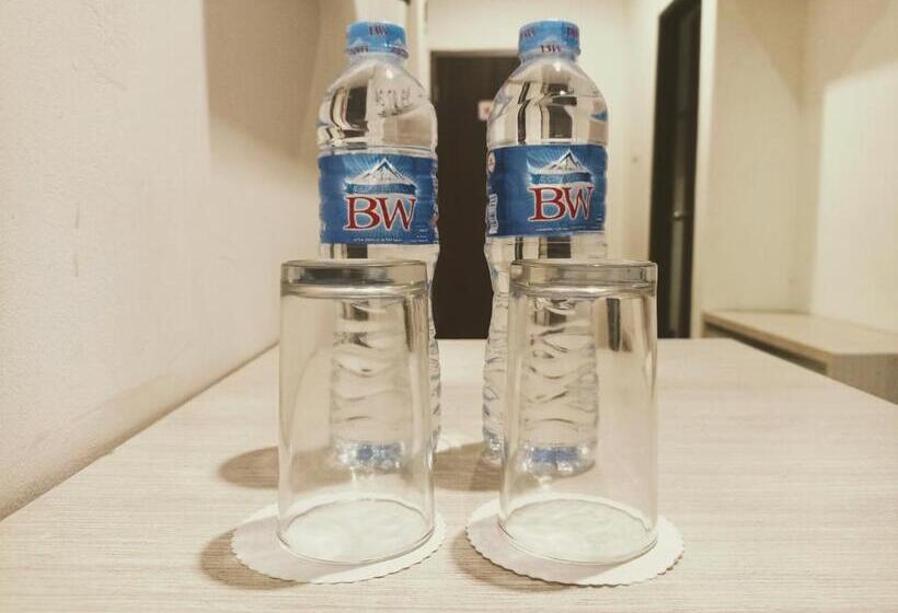 חדר דלוקס, Yunna Express