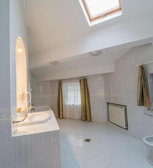 جناح بريميوم, Vila Miorita