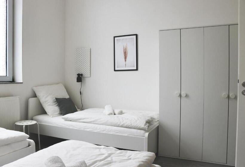 חדר סטנדרט לשלושה עם חדר אמבטיה משוף, Schlafkonzept Hannover