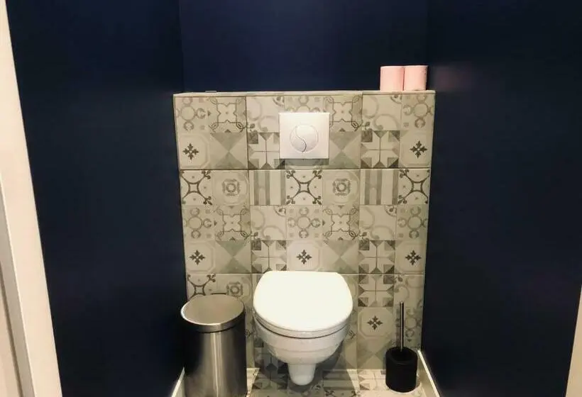 スタンダードルーム, Restaurant La Place