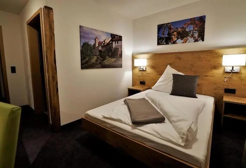 Yhden Hengen Huone Puutarhanäkymä, Kelterhotel Fröscher