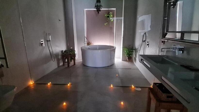 جناح جونيور ديلوكس, Murallas De Jayrán Hotel Boutique