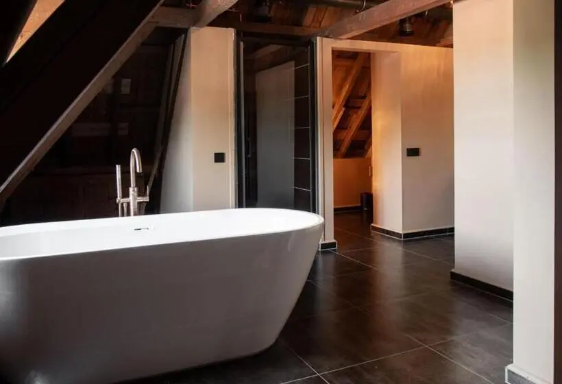 スーペリアースイート, B&b Slapen Bij Dkw