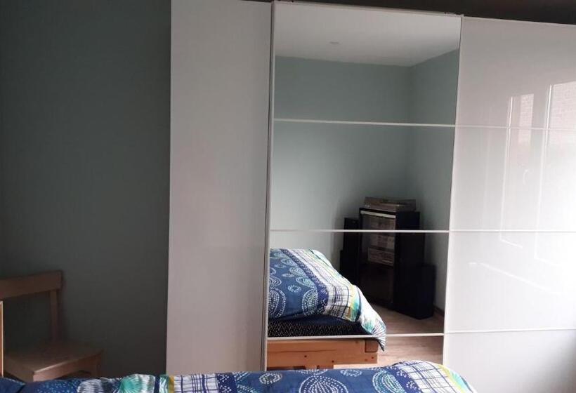 اتاق استاندارد, Le Coeur Sur La Main