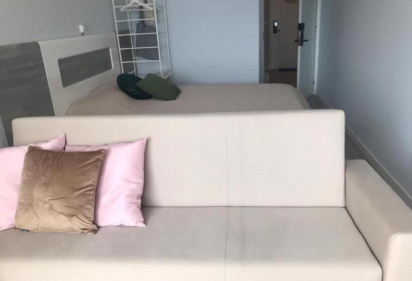 سوییت جونیور با چشم‌انداز دریا, Porto Beach Rooms