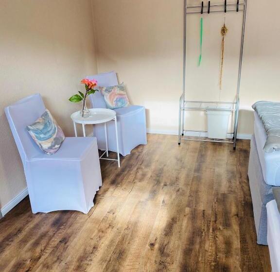 スタンダードルーム, Holsteinisches Häuschen