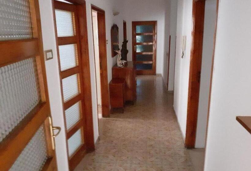 חדר סטנדרט, A Casa Di Adele