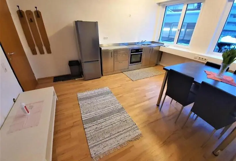 コンフォートトリプルルーム, Apartments Cheztom Nenzing