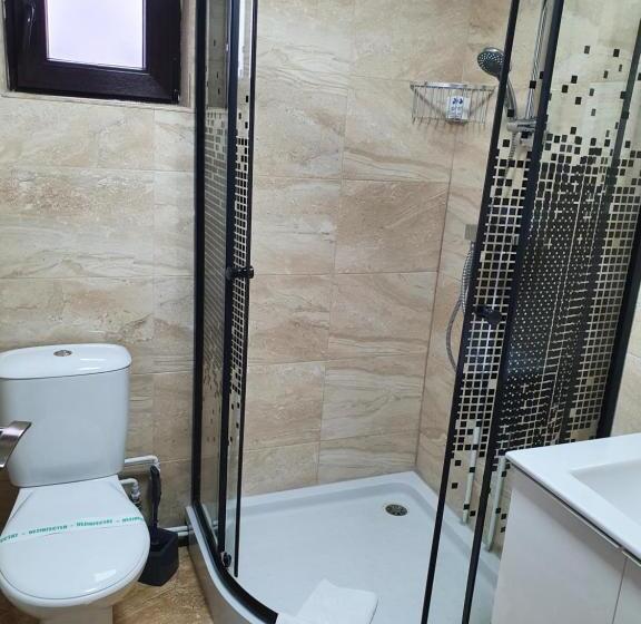 غرفة قياسية, Casa Saga