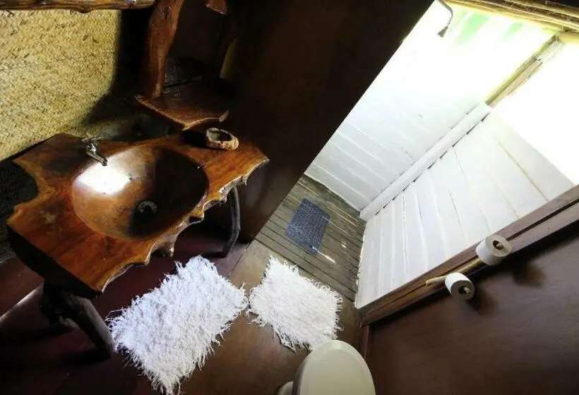 デラックスバンガロー, Art Jungle Eco Lodge