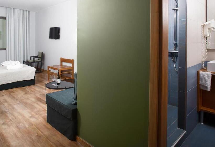 Quarto Triplo Estandar, A For Athens