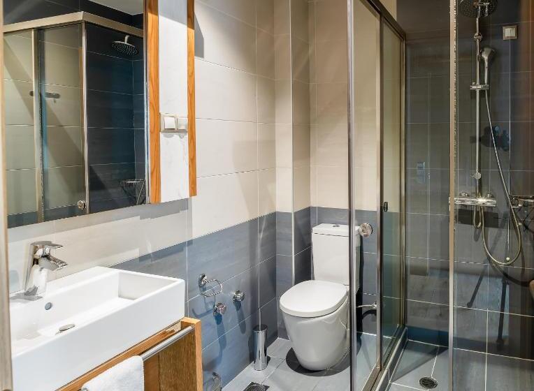 Quarto Triplo Estandar com Vistas, A For Athens