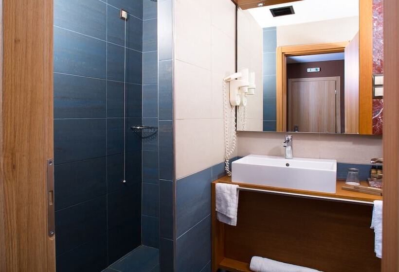 スタンダードトリプルルーム, A For Athens