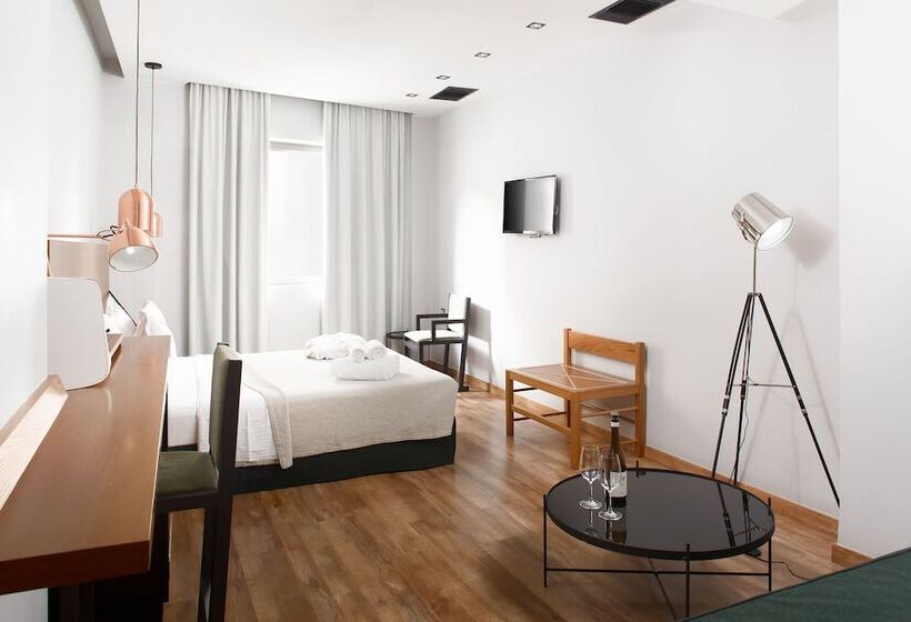 Quarto Deluxe, A For Athens