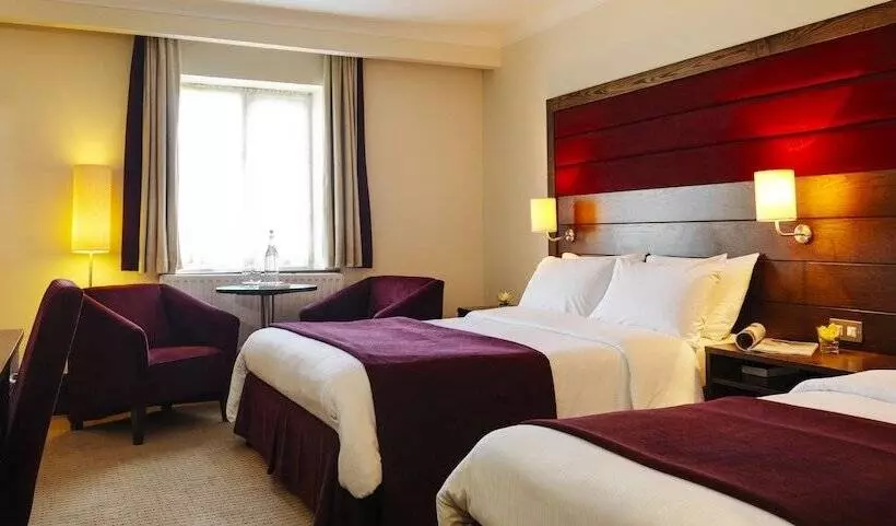 Habitación Familiar, Cavan Crystal