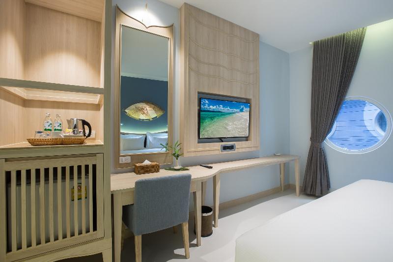 Standard-invahuone King-vuode, Days Inn & Suites By Wyndham Bonita Springs North Naples